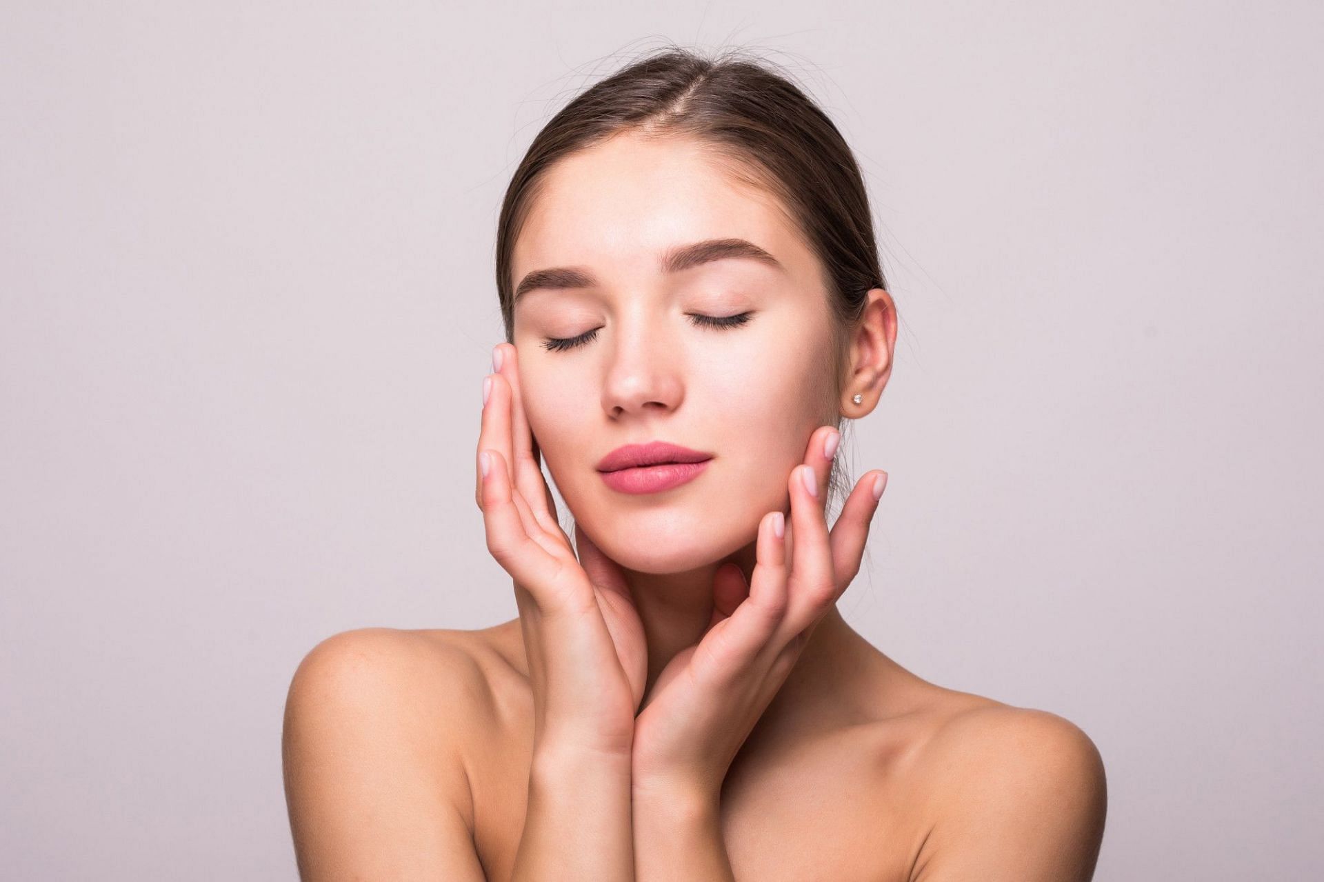 Bumps on face (Image via Freepik)